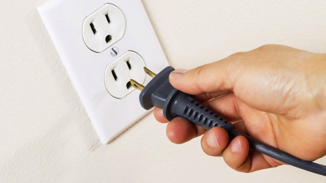rut phich cam dien - Cách vệ sinh tủ mát tại nhà rut phich cam dien - rut phich cam dien